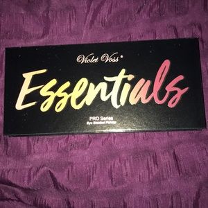 Essentials Eyeshadow Palette